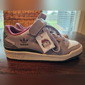 Home Alone 2 _ Forum 84 Low 'Pigeon Lady" shoes